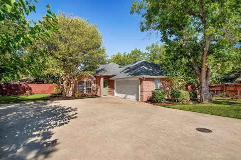 8816 The Briers Ct, Granbury, TX 76049