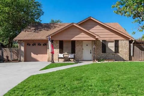 837 Blue Ridge Dr, Burleson, TX 76028