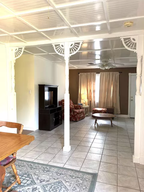 Living - 804 E Adams St, Itasca, TX 76055 photo 1 of 2
