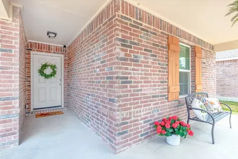 5913 Mountain Bluff Dr, Fort Worth, TX 76179