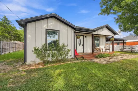 301 W 1st St, Maypearl, TX 76064