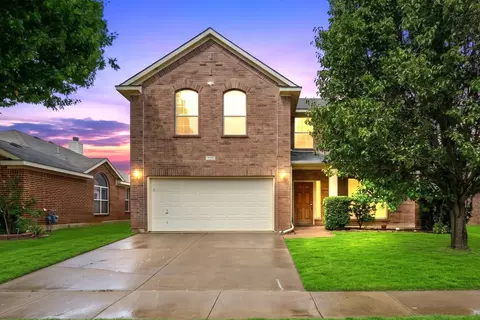 412 Flowering Plum Ln, Fort Worth, TX 76140