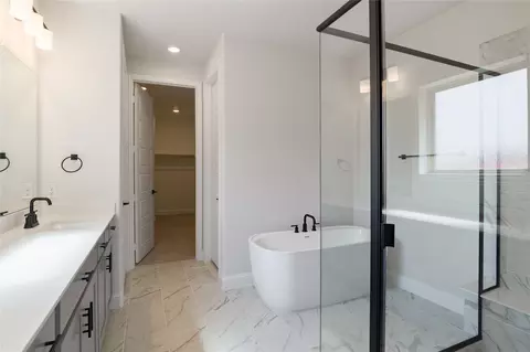 Bath - 2547 Parkstone Dr, Celina, TX 75009 photo 2 of 2