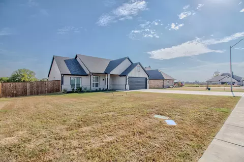 512 Austin St, Callisburg, TX 76240