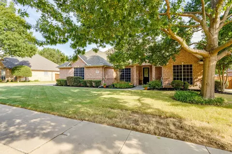 427 Shenandoah Dr, Burleson, TX 76028