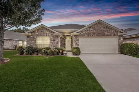 6833 Bluff View Dr, Watauga, TX 76137
