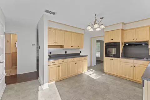 Kitchen - 1656 Pineview Ln, Hideaway, TX 75771 photo 2 of 2