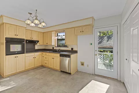 Kitchen - 1656 Pineview Ln, Hideaway, TX 75771 photo 1 of 2
