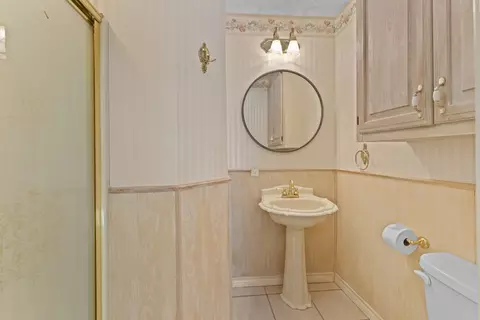 Bath - 1656 Pineview Ln, Hideaway, TX 75771 photo 1 of 4