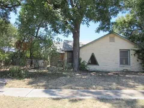 413 S Avenue G, Clifton, TX 76634