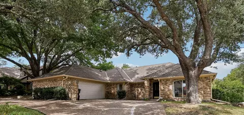 1717 Edgewater Dr, Plano, TX 75075