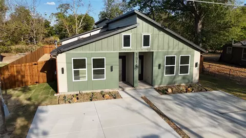 Exterior - 1814 Division St, Commerce, TX 75428 photo 3 of 4