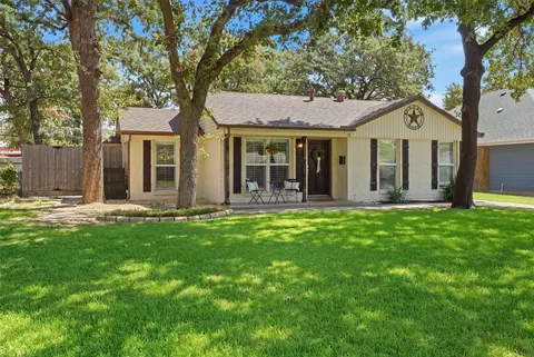 712 Thersa Dr, River Oaks, TX 76114