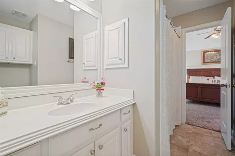 Bath - 821 Echo Dr, Prosper, TX 75078 photo 3 of 6