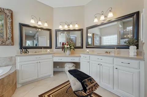 Bath - 821 Echo Dr, Prosper, TX 75078 photo 4 of 6