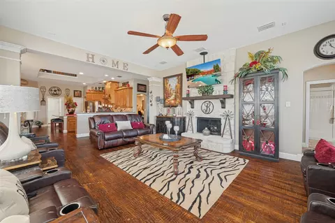 Living - 821 Echo Dr, Prosper, TX 75078 photo 4 of 4