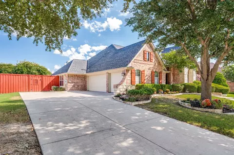 Exterior - 821 Echo Dr, Prosper, TX 75078 photo 2 of 9