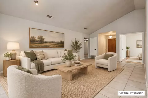 121 N Willow St, Mansfield, TX 76063