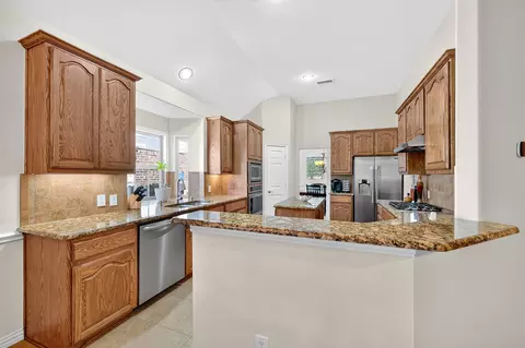 Kitchen - 4112 Red Wolfe Rd, Denton, TX 76208 photo 6 of 6
