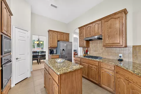 Kitchen - 4112 Red Wolfe Rd, Denton, TX 76208 photo 3 of 6