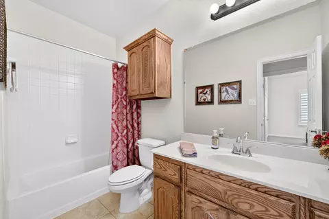 Bath - 4112 Red Wolfe Rd, Denton, TX 76208 photo 3 of 3