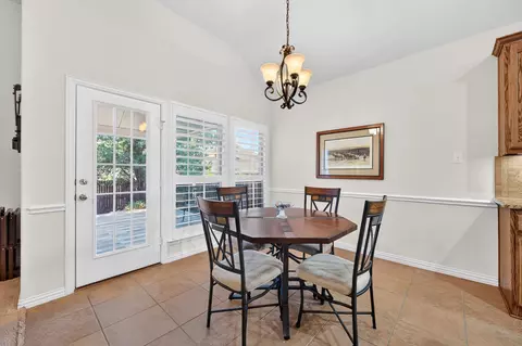 Dining - 4112 Red Wolfe Rd, Denton, TX 76208 photo 4 of 5