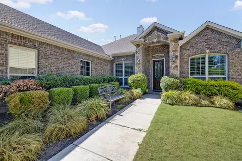Exterior - 4112 Red Wolfe Rd, Denton, TX 76208 photo 2 of 8