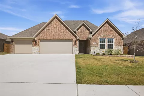 135 Trevor Ln, Greenville, TX 75402