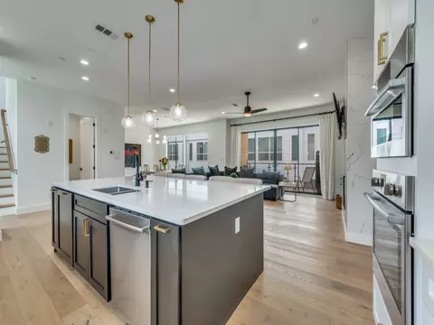 2315 Kirby St #B, Dallas, TX 75204