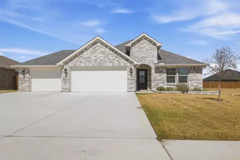 225 Trevor Ln, Greenville, TX 75402