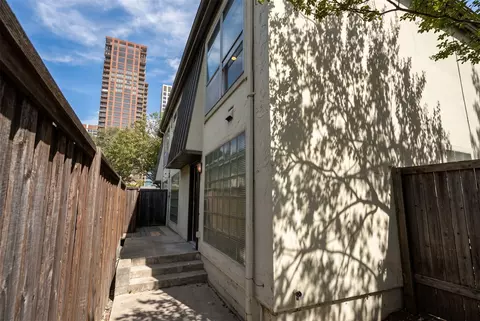 4414 Buena Vista St #17, Dallas, TX 75205
