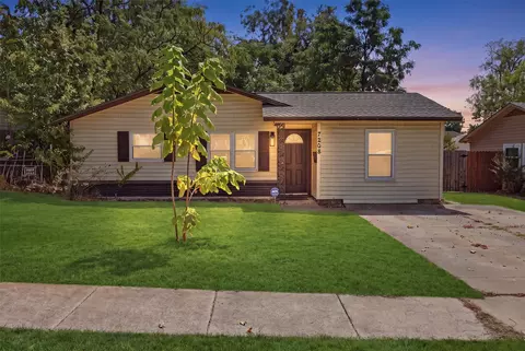 7208 Van Natta Ln, Fort Worth, TX 76112