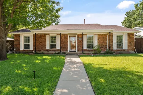 1813 Dodge Trl, Grand Prairie, TX 75052