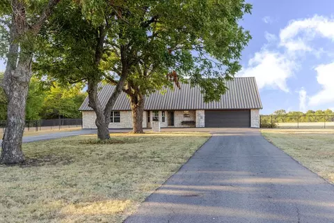 1209 Maple St, Honey Grove, TX 75446