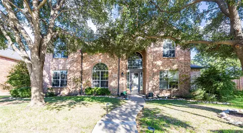 2800 Longtown Dr, Plano, TX 75093
