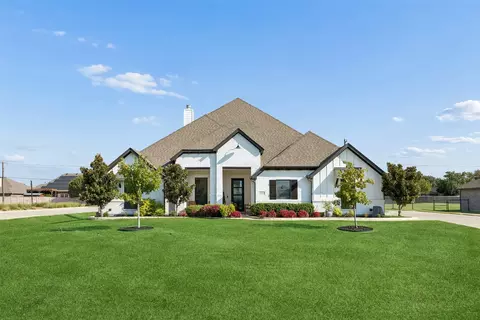 1402 Oliver Creek Ln, Justin, TX 76247