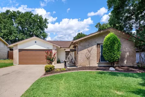 715 Salem Dr, Arlington, TX 76014