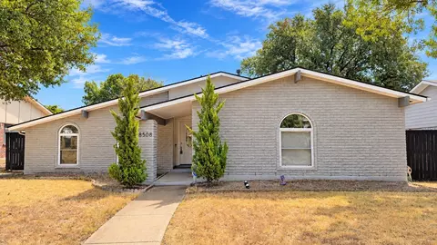 8508 Londonderry Ln, Dallas, TX 75228