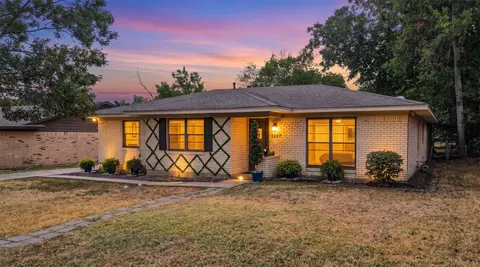 3207 Eastland Ave, Greenville, TX 75402