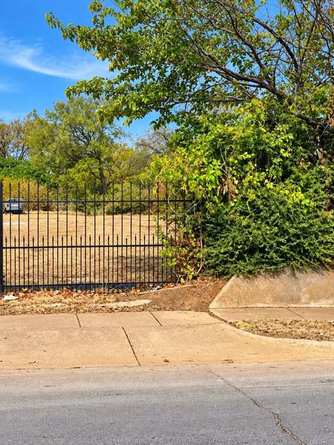 1408 Amanda Ave, Fort Worth, TX 76105