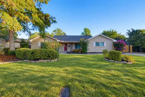 5005 Fall River Dr, Fort Worth, TX 76103