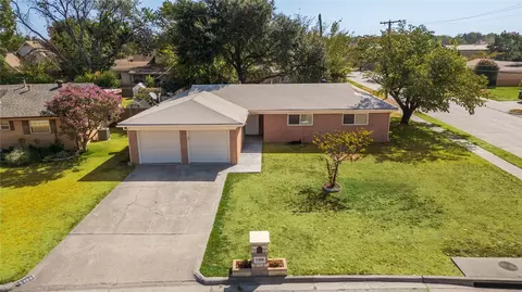 5300 Topper Dr, North Richland Hills, TX 76180