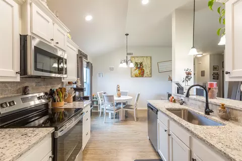 Kitchen - 194 Waterloo Dr, Abilene, TX 79602 photo 1 of 3