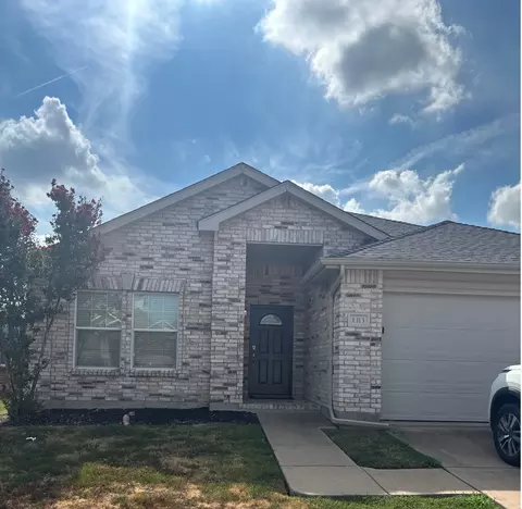 1313 Gayle St, Burleson, TX 76028