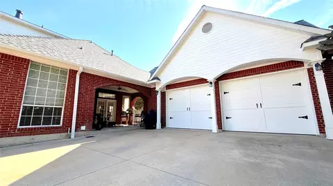 Exterior - 8 Griffith Ct, Terrell, TX 75160 photo 4 of 10