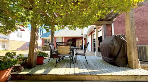 Exterior - 8 Griffith Ct, Terrell, TX 75160 photo 8 of 10