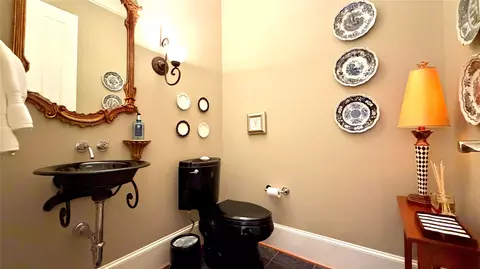 Bath - 8 Griffith Ct, Terrell, TX 75160 photo 4 of 5