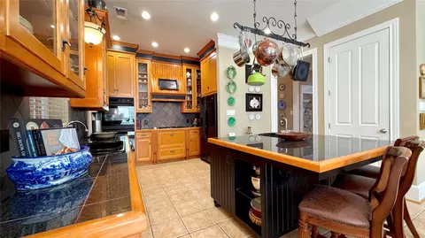 Kitchen - 8 Griffith Ct, Terrell, TX 75160 photo 2 of 4