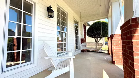 Exterior - 8 Griffith Ct, Terrell, TX 75160 photo 3 of 10