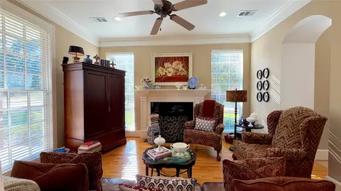 Living - 8 Griffith Ct, Terrell, TX 75160 photo 3 of 3